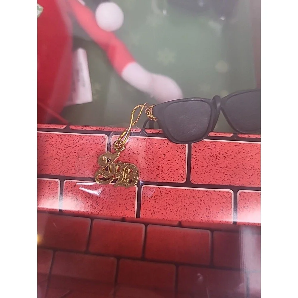 Snoop on the Stoop A Hood Tradition 12” Snoop Dogg Christmas Red Plush Figurine